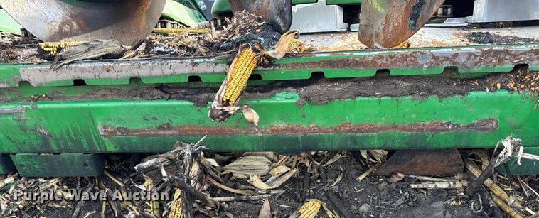 image for item YA1545 2021 John Deere C12F Folding corn head
