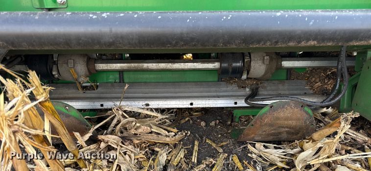 image for item YA1545 2021 John Deere C12F Folding corn head