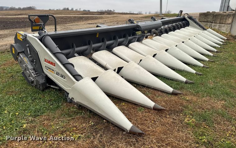 image for item YA1584 2022 Claas Corn head 12-30 corn head