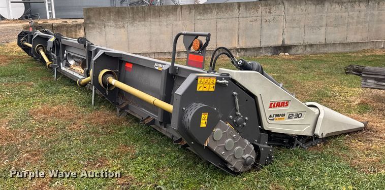 image for item YA1584 2022 Claas Corn head 12-30 corn head