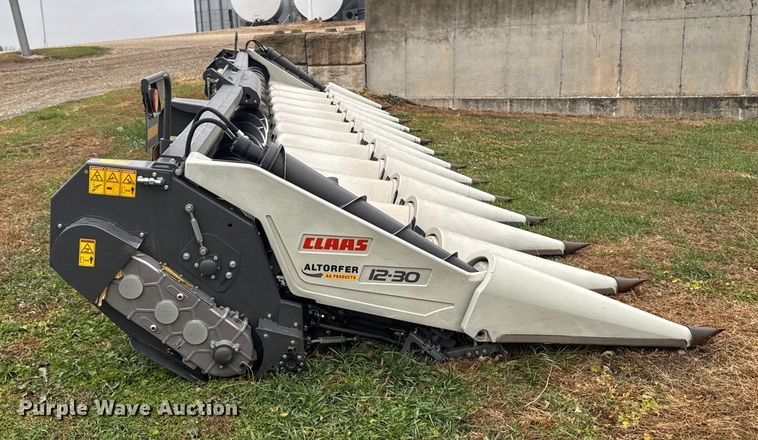 image for item YA1584 2022 Claas Corn head 12-30 corn head