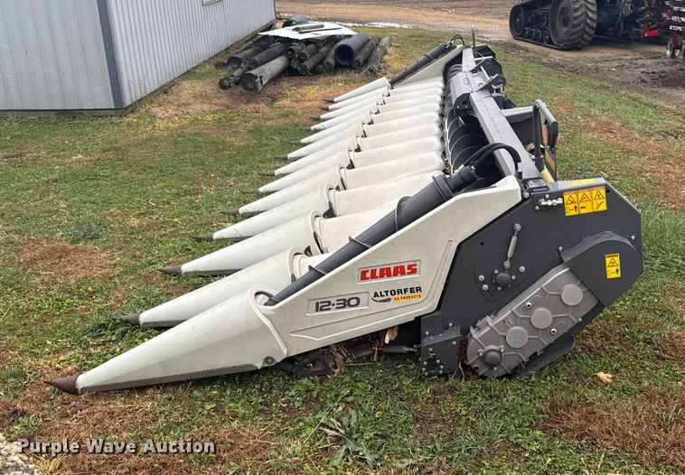 image for item YA1584 2022 Claas Corn head 12-30 corn head