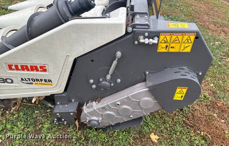 image for item YA1584 2022 Claas Corn head 12-30 corn head