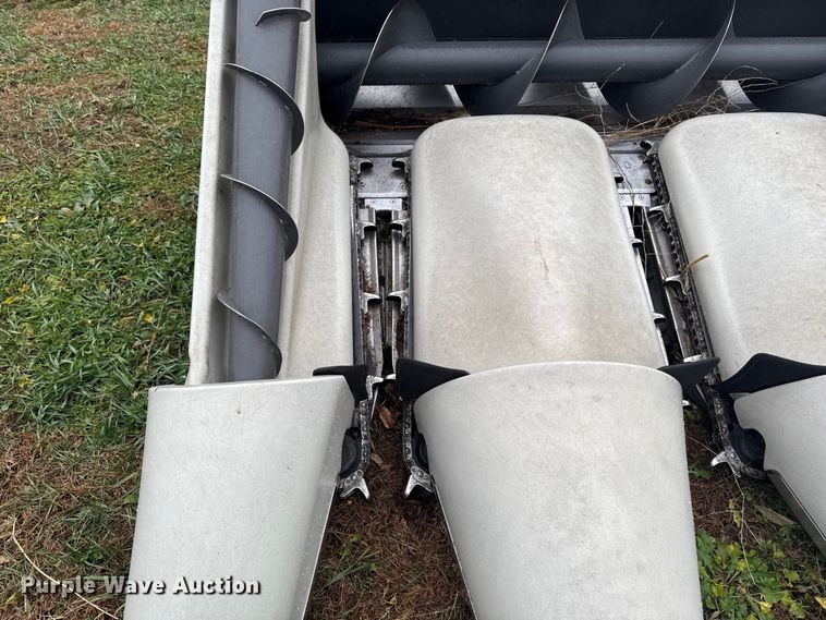 image for item YA1584 2022 Claas Corn head 12-30 corn head