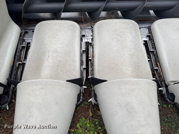 image for item YA1584 2022 Claas Corn head 12-30 corn head