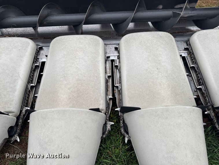 image for item YA1584 2022 Claas Corn head 12-30 corn head