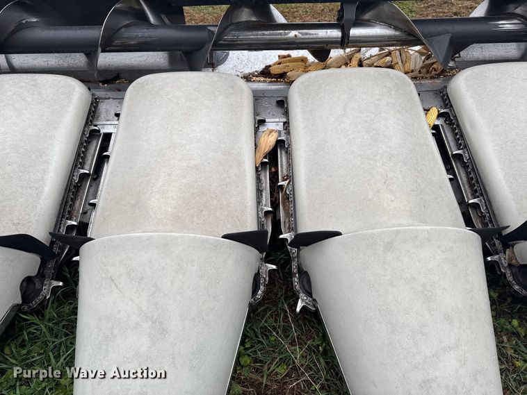 image for item YA1584 2022 Claas Corn head 12-30 corn head