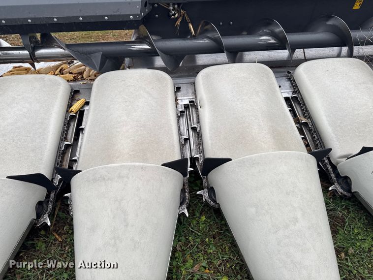 image for item YA1584 2022 Claas Corn head 12-30 corn head