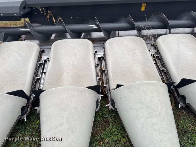 image for item YA1584 2022 Claas Corn head 12-30 corn head