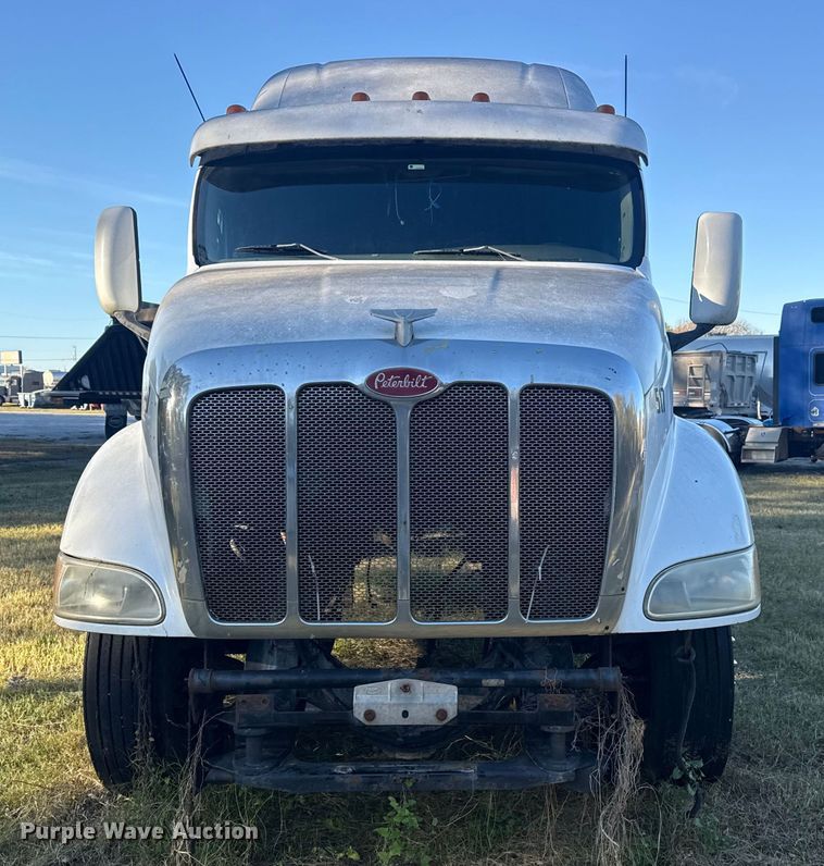 image for item DJ7874 2001 Peterbilt 387 semi truck