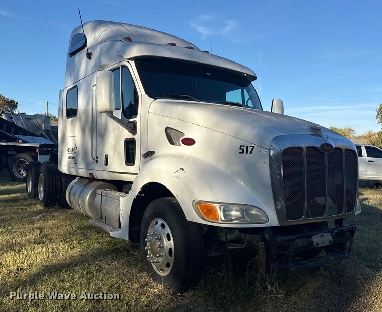 image for item DJ7874 2001 Peterbilt 387 semi truck