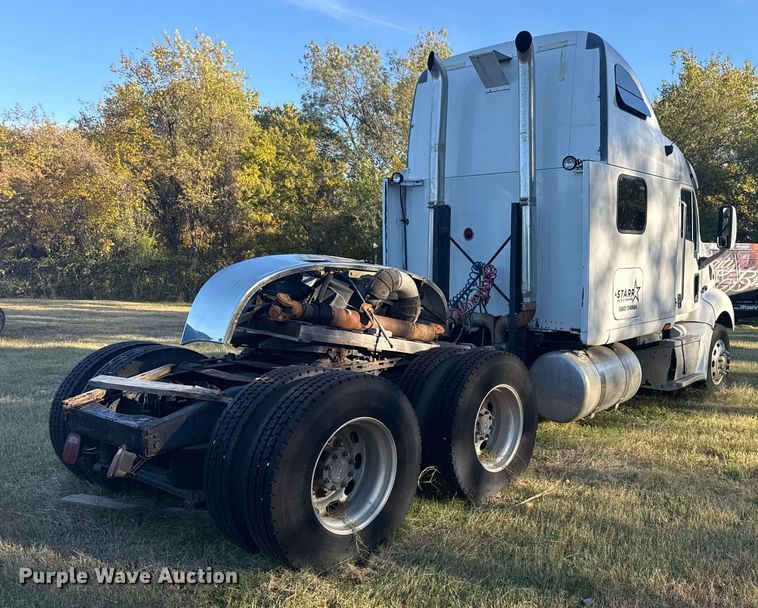 image for item DJ7874 2001 Peterbilt 387 semi truck