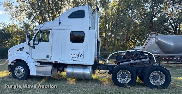 image for item DJ7874 2001 Peterbilt 387 semi truck