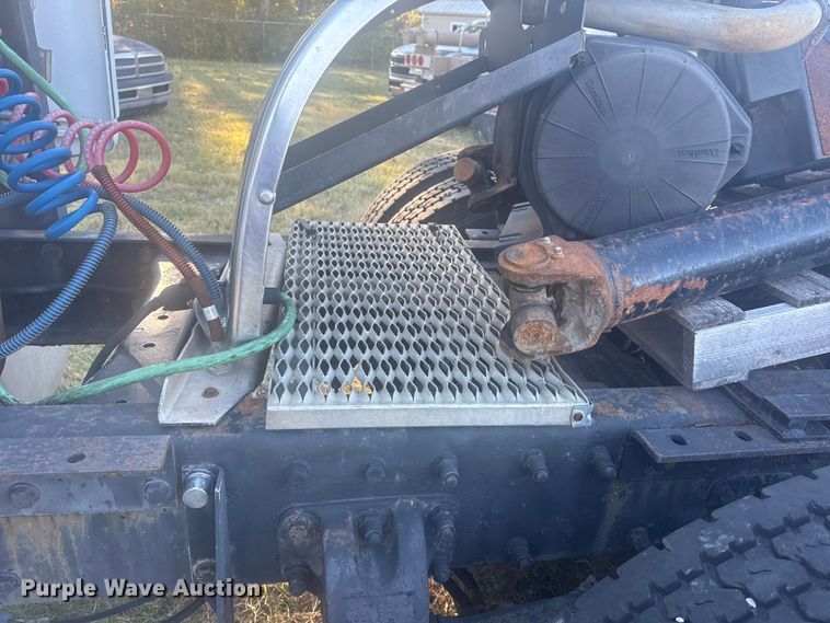 image for item DJ7874 2001 Peterbilt 387 semi truck