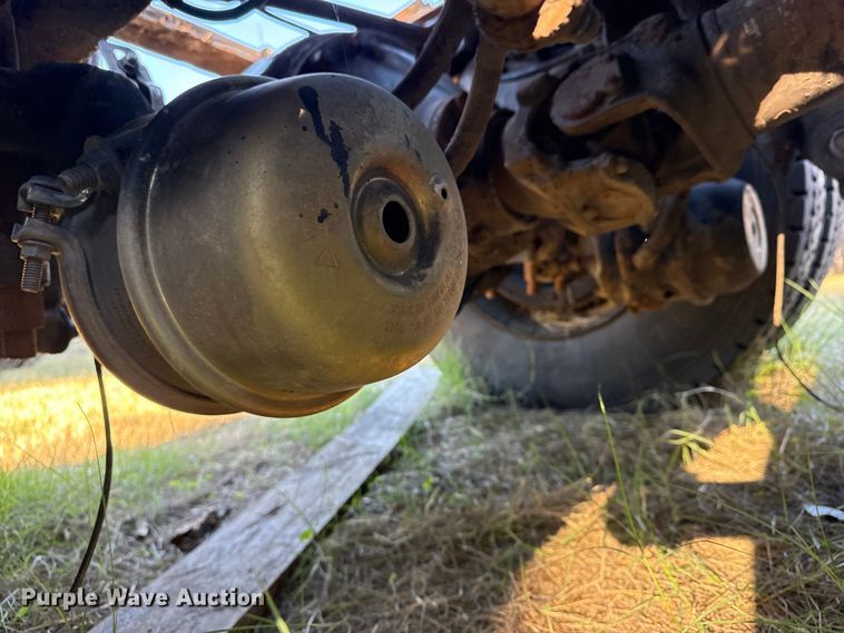 image for item DJ7874 2001 Peterbilt 387 semi truck