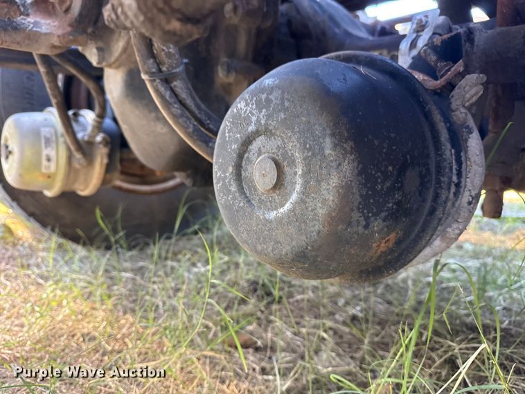 image for item DJ7874 2001 Peterbilt 387 semi truck