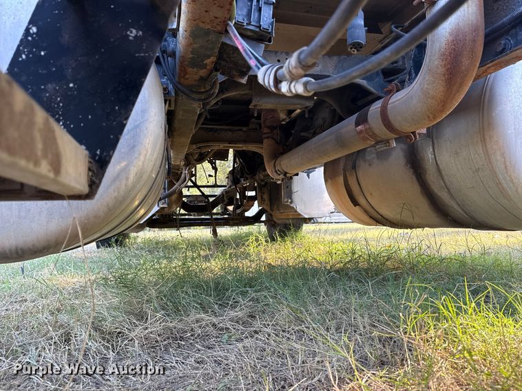 image for item DJ7874 2001 Peterbilt 387 semi truck