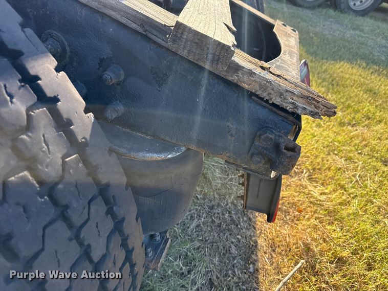 image for item DJ7874 2001 Peterbilt 387 semi truck