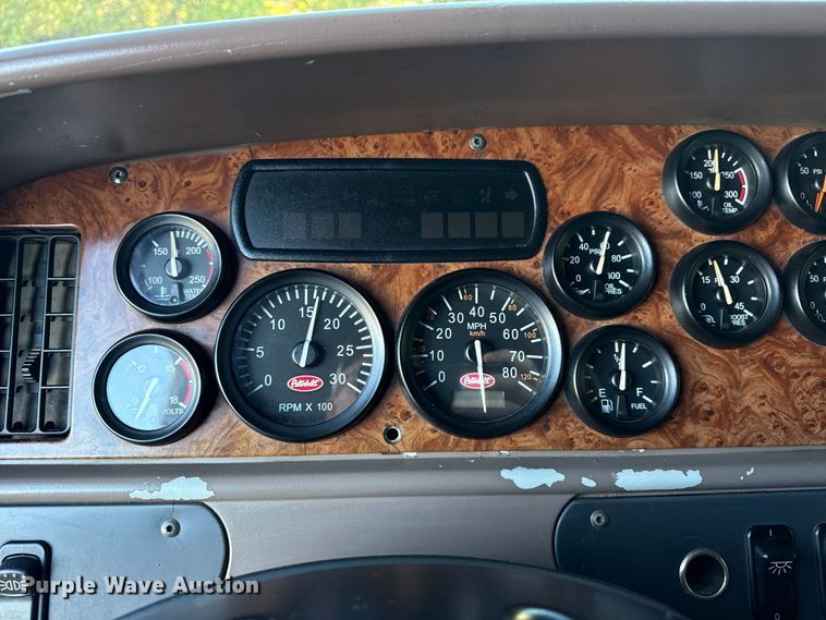 image for item DJ7874 2001 Peterbilt 387 semi truck