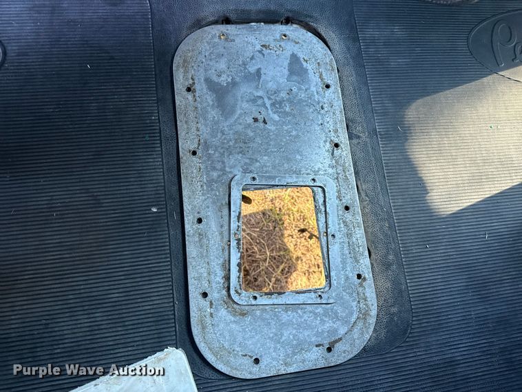 image for item DJ7874 2001 Peterbilt 387 semi truck