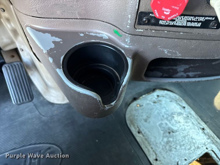 image for item DJ7874 2001 Peterbilt 387 semi truck