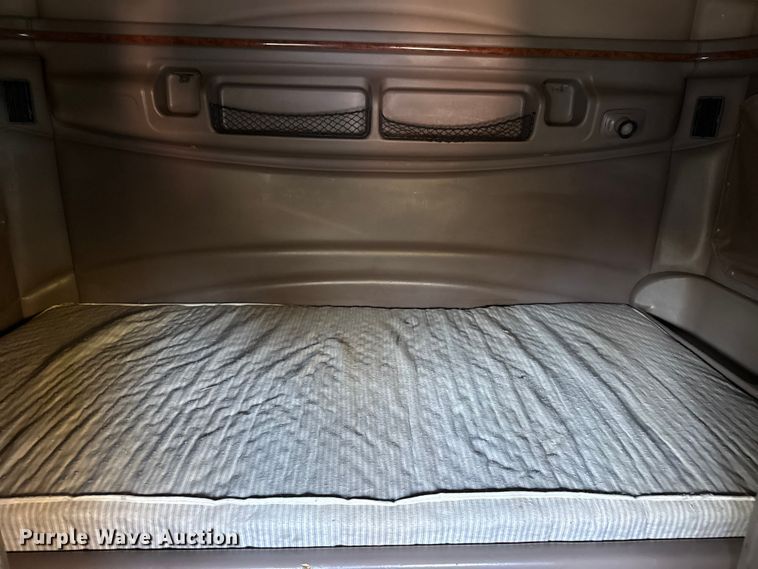 image for item DJ7874 2001 Peterbilt 387 semi truck