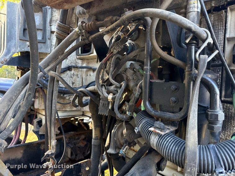 image for item DJ7874 2001 Peterbilt 387 semi truck