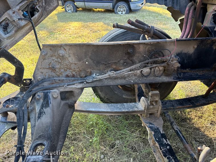 image for item DJ7874 2001 Peterbilt 387 semi truck