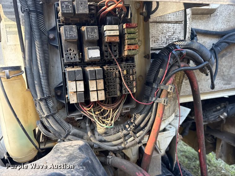 image for item DJ7874 2001 Peterbilt 387 semi truck