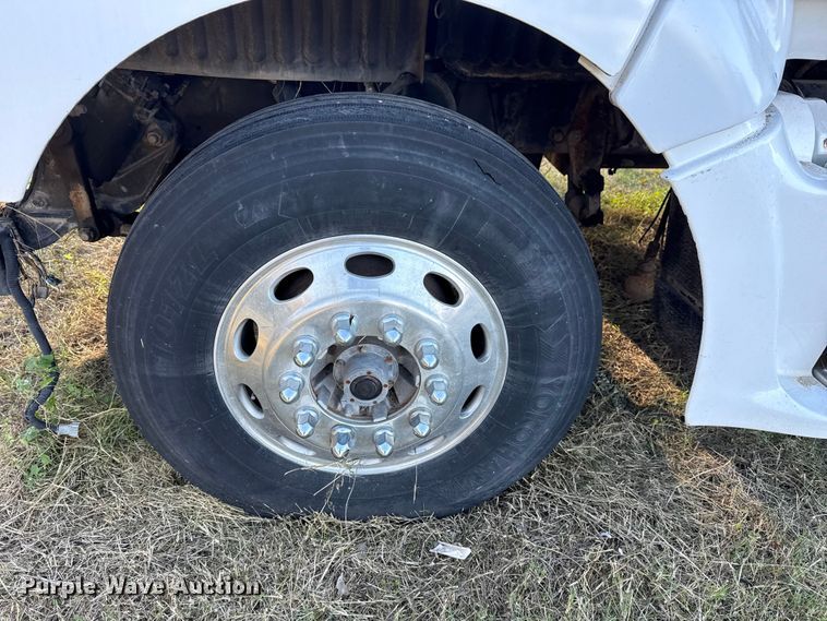 image for item DJ7874 2001 Peterbilt 387 semi truck