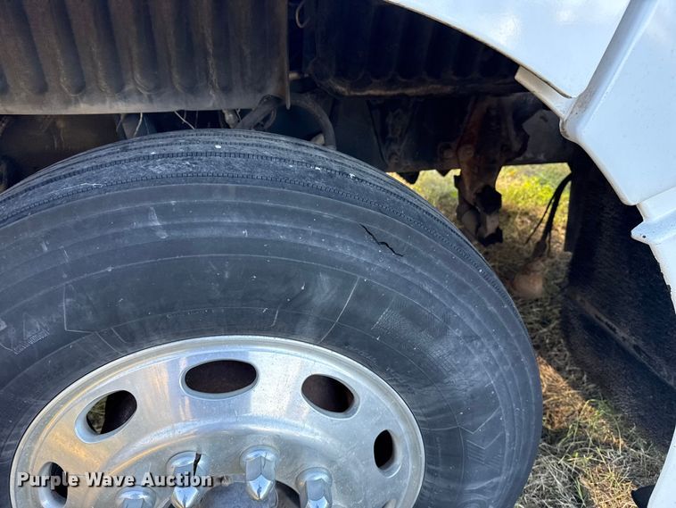 image for item DJ7874 2001 Peterbilt 387 semi truck