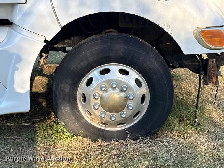 image for item DJ7874 2001 Peterbilt 387 semi truck