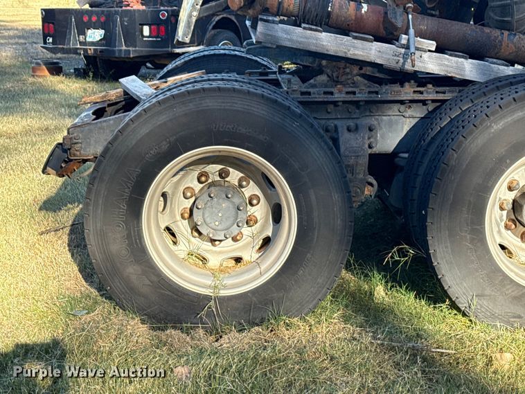 image for item DJ7874 2001 Peterbilt 387 semi truck