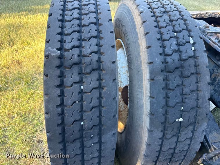 image for item DJ7874 2001 Peterbilt 387 semi truck