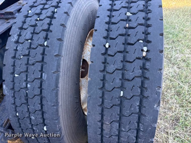 image for item DJ7874 2001 Peterbilt 387 semi truck