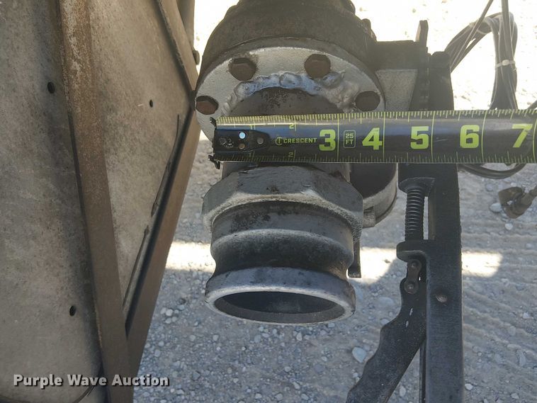 image for item DJ7897 1983 Heil tank trailer