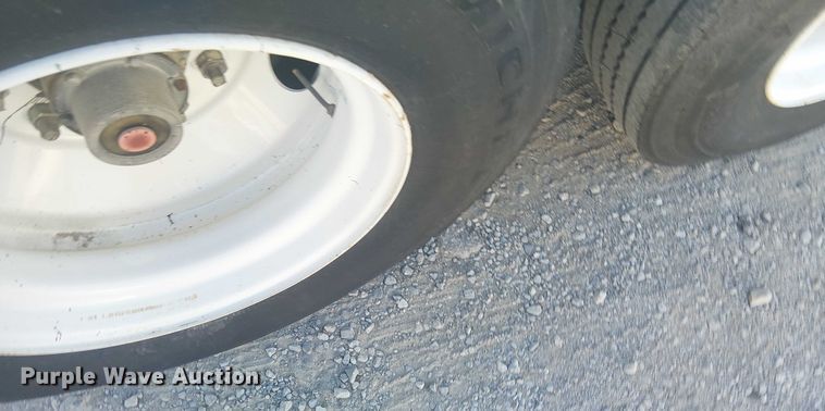 image for item DJ7897 1983 Heil tank trailer