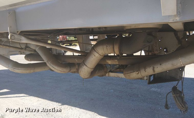 image for item DJ7897 1983 Heil tank trailer