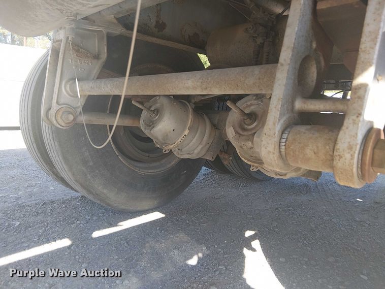 image for item DJ7897 1983 Heil tank trailer