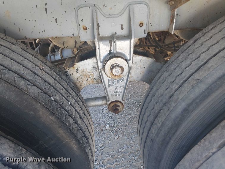 image for item DJ7897 1983 Heil tank trailer