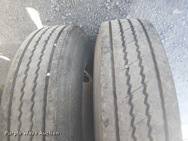 image for item DJ7897 1983 Heil tank trailer