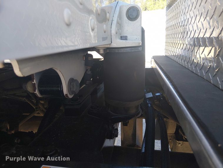 image for item DJ7898 2012 Peterbilt 389 semi truck