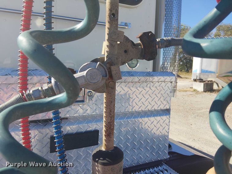 image for item DJ7898 2012 Peterbilt 389 semi truck