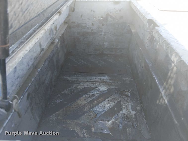 image for item DJ7898 2012 Peterbilt 389 semi truck