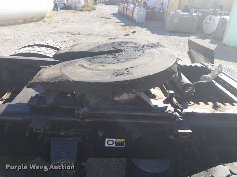 image for item DJ7898 2012 Peterbilt 389 semi truck