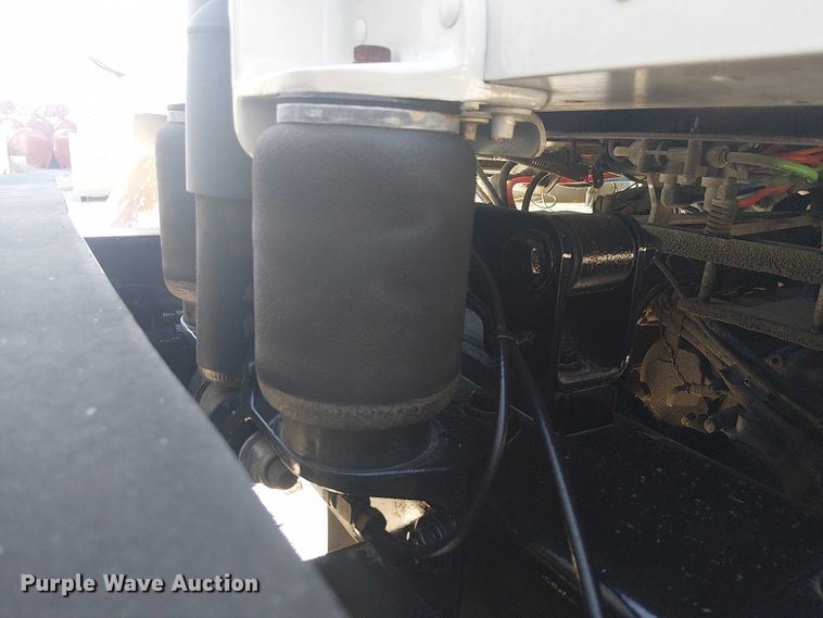 image for item DJ7898 2012 Peterbilt 389 semi truck