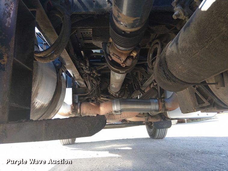 image for item DJ7898 2012 Peterbilt 389 semi truck