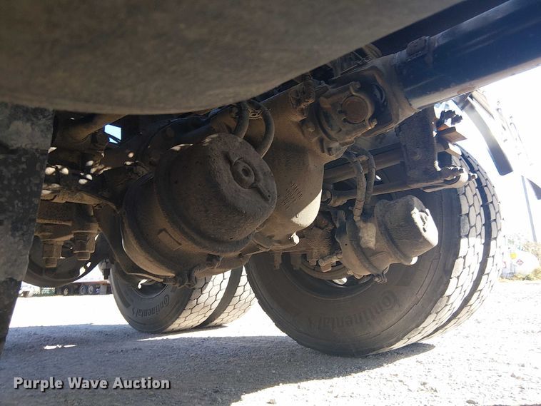 image for item DJ7898 2012 Peterbilt 389 semi truck