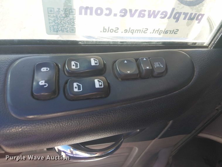 image for item DJ7898 2012 Peterbilt 389 semi truck