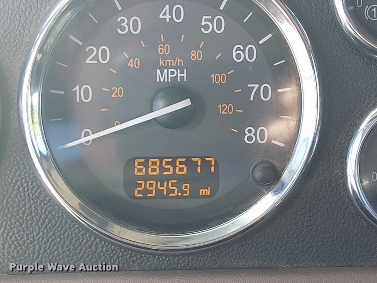 image for item DJ7898 2012 Peterbilt 389 semi truck